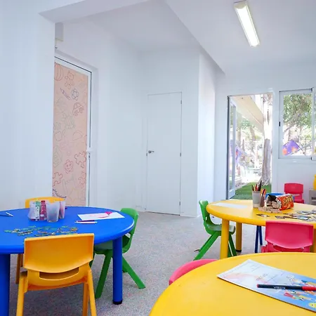 מלון Globales Janeiro קאן פיקפורט